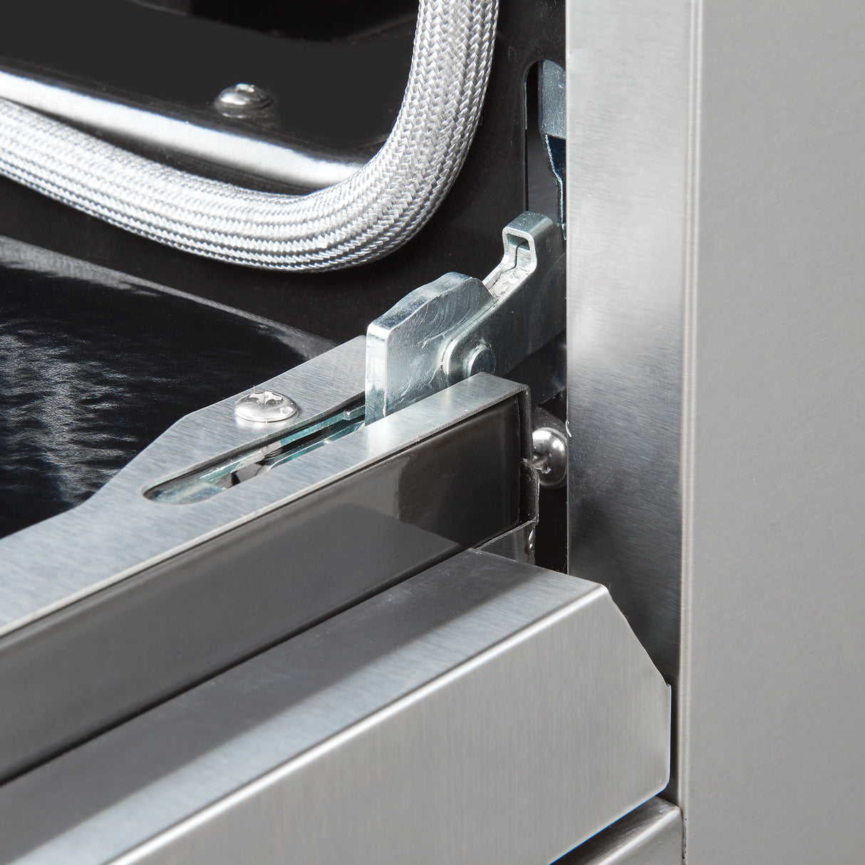 Electric_Range_FFSEL6011-30S_V2_Door_Hinge_2024-10-21