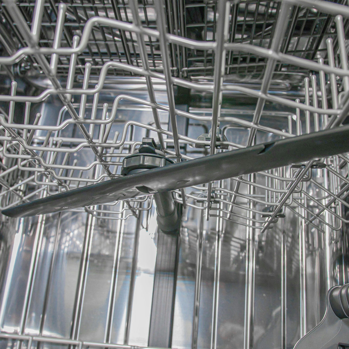 FDWBI8067-24S Forno_Pozzo_Built-In_Dishwasher_Upper_Spray