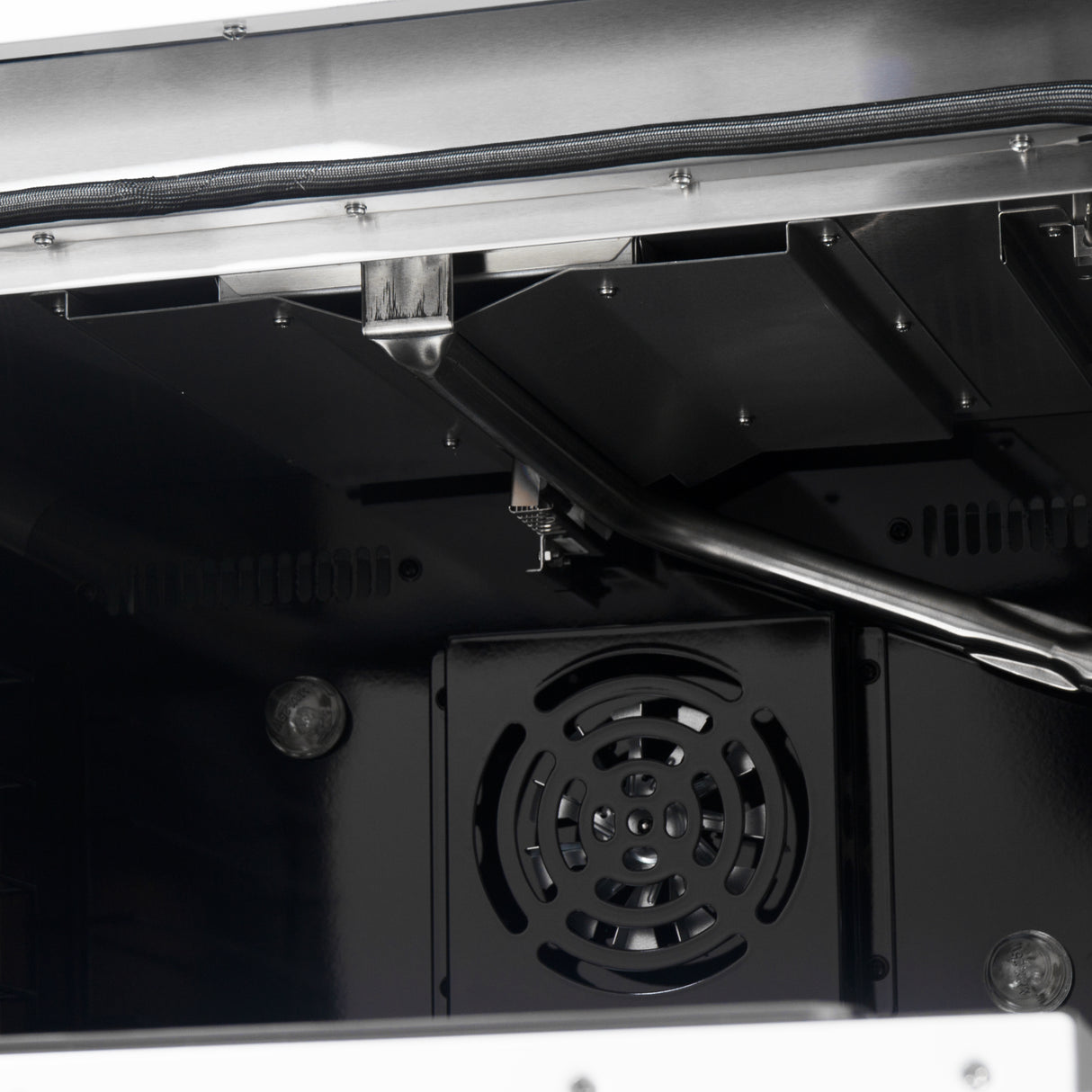Gas_Range_FFSGS6244-48WHT_V1_Main_Oven_Broiler_2024-12-11