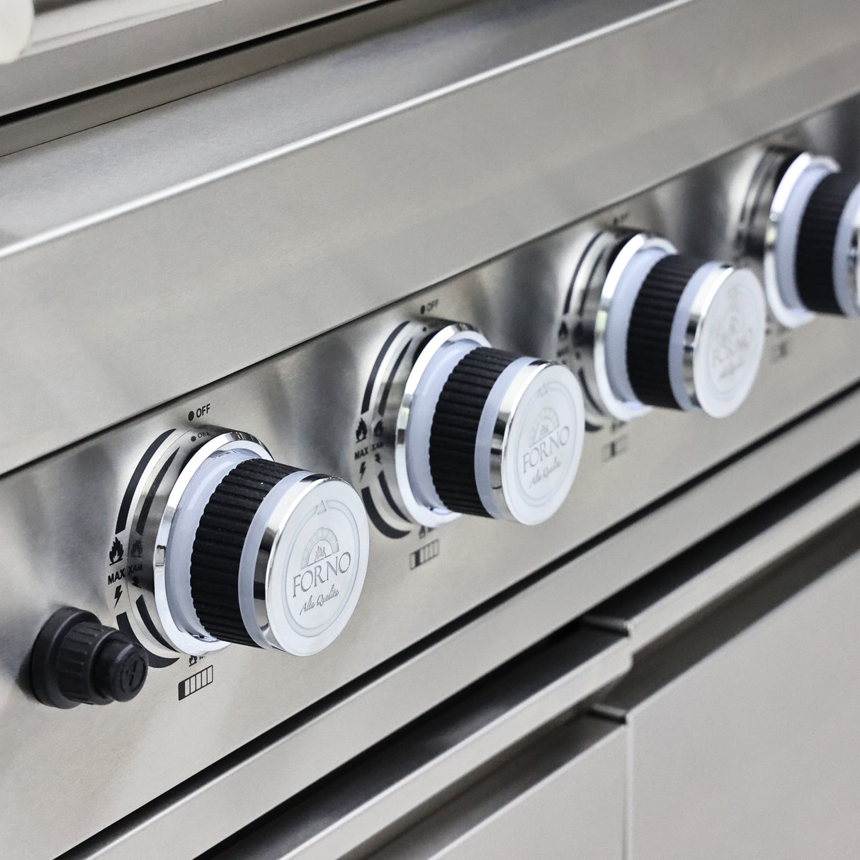 Outdoor-Kitchen_FODKT2520WHT_V1_1_Front-Lights-On_16-04-2025 (13)