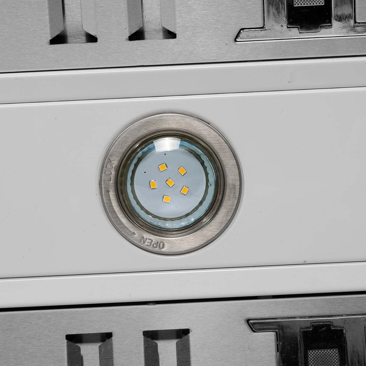 Range-Hood_FRHWM5095-60WHT_Bulb_2025-06-04