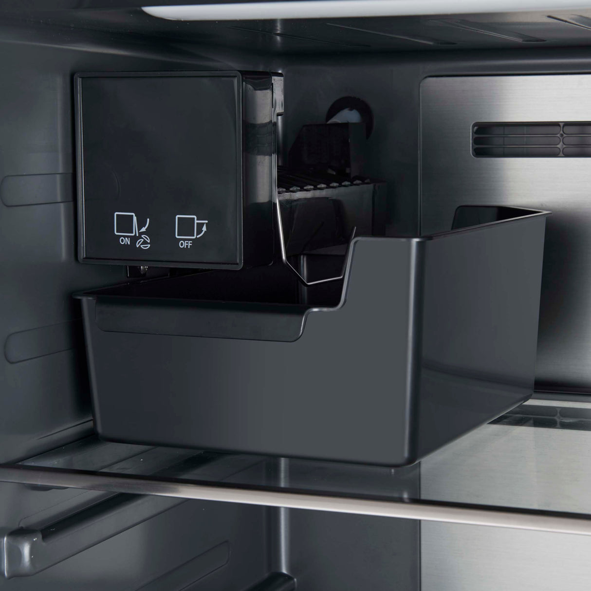 Upright-Freezer_FFFFD1738-28LS_FFFFD1738-32LSG_FFFFD1738-32LMG_FFFFD1738-60SG_FFFFD1738-60MG_Ice-Maker_2025-06-19