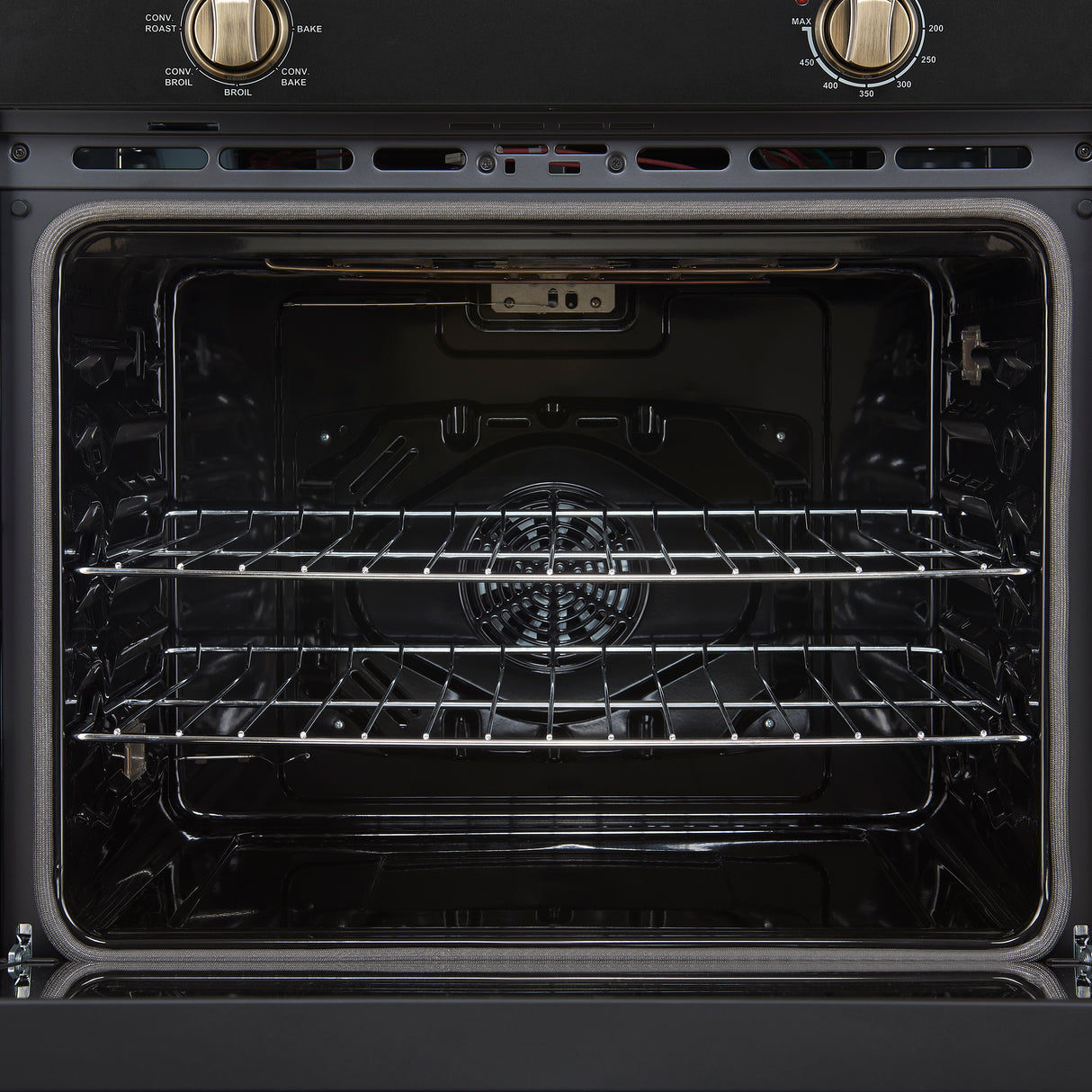 Wall-Oven_FBOEL1370-30BLK_Oven-Interior_2025-07-30