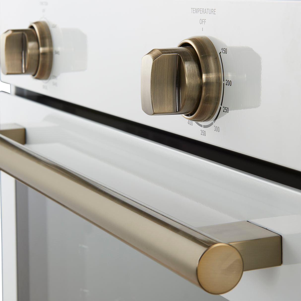 Wall-Oven_FBOEL1370-30WHT_Brass-Handle_2025-07-30