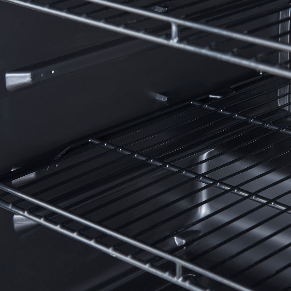 Wine-Cooler_FWCDR6665-24S_FWCDR6699-48S_V1_5_Inside-Racks_16-04-2025