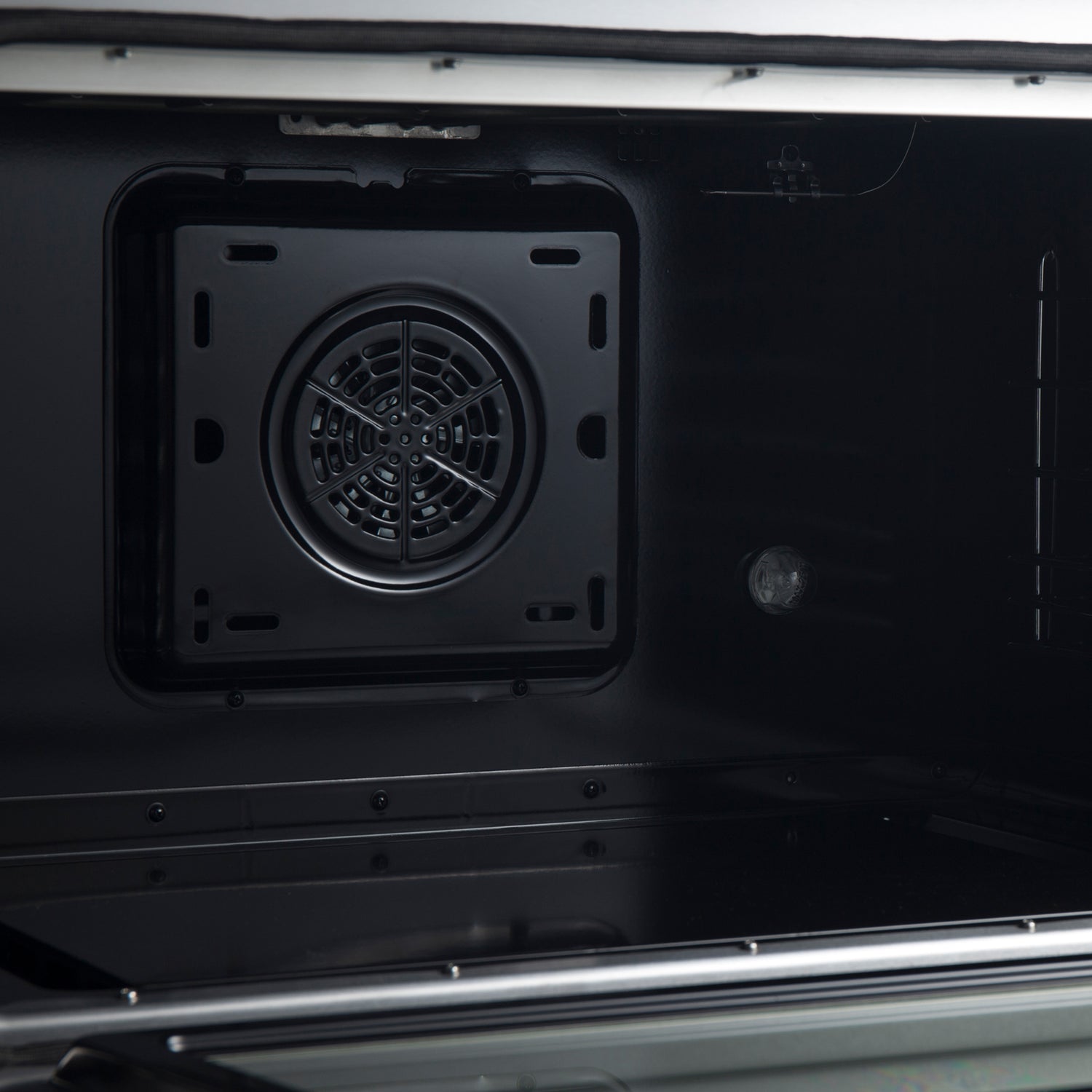 Dual_Fuel_Range_FFSGS6197-36_V1_Angle_Inside_Oven_2024-09-23