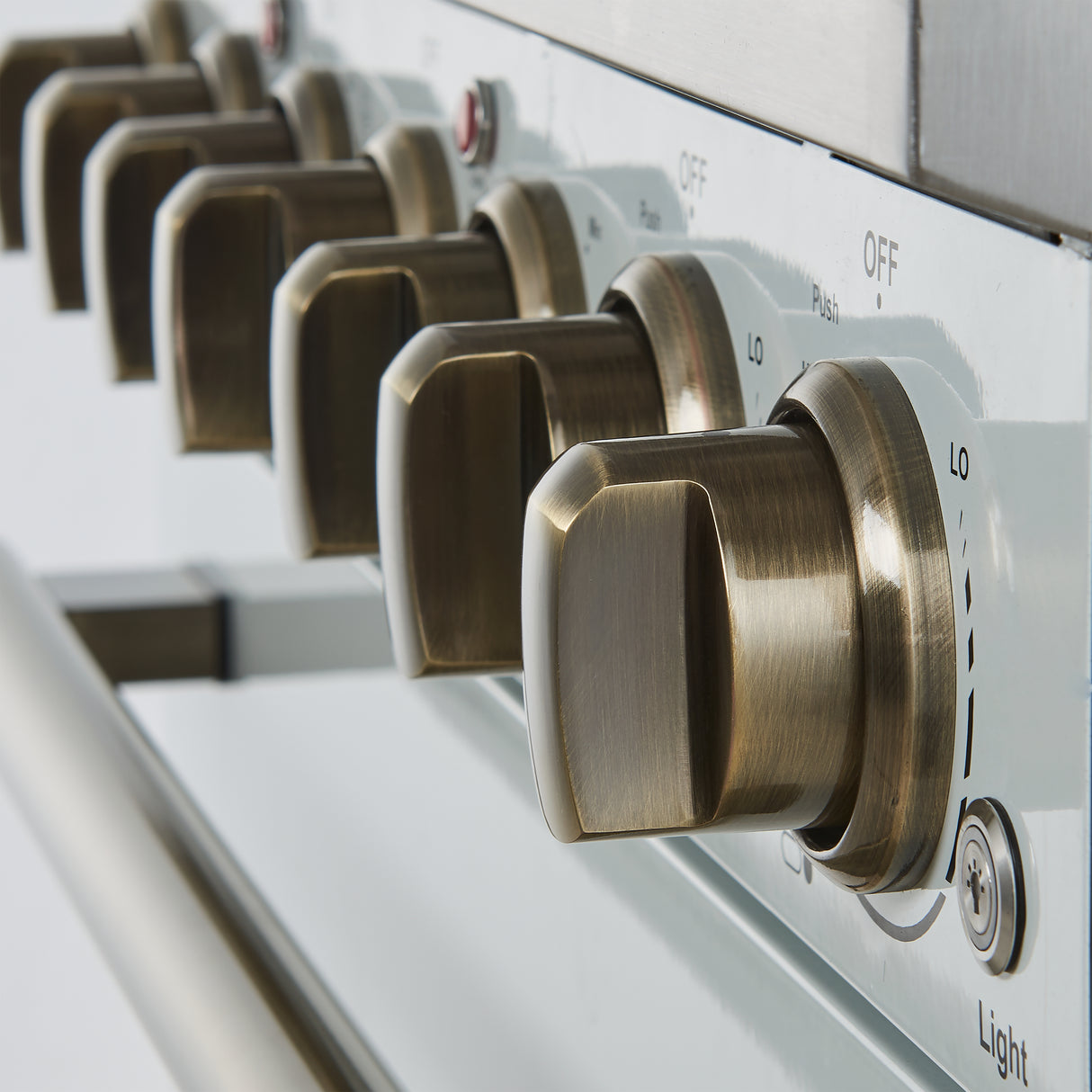 Electric_Range_FFSEL6011-30WHT_V2_Close_Up_Knobs_2024-10-21