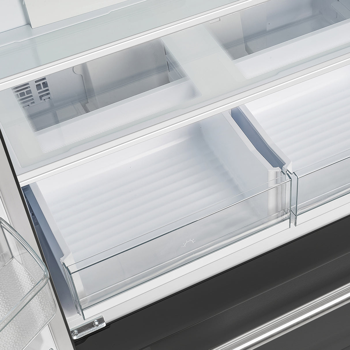 FFRBI1820-36BLK-moena-french-door-refrigerator-crisper-drawers
