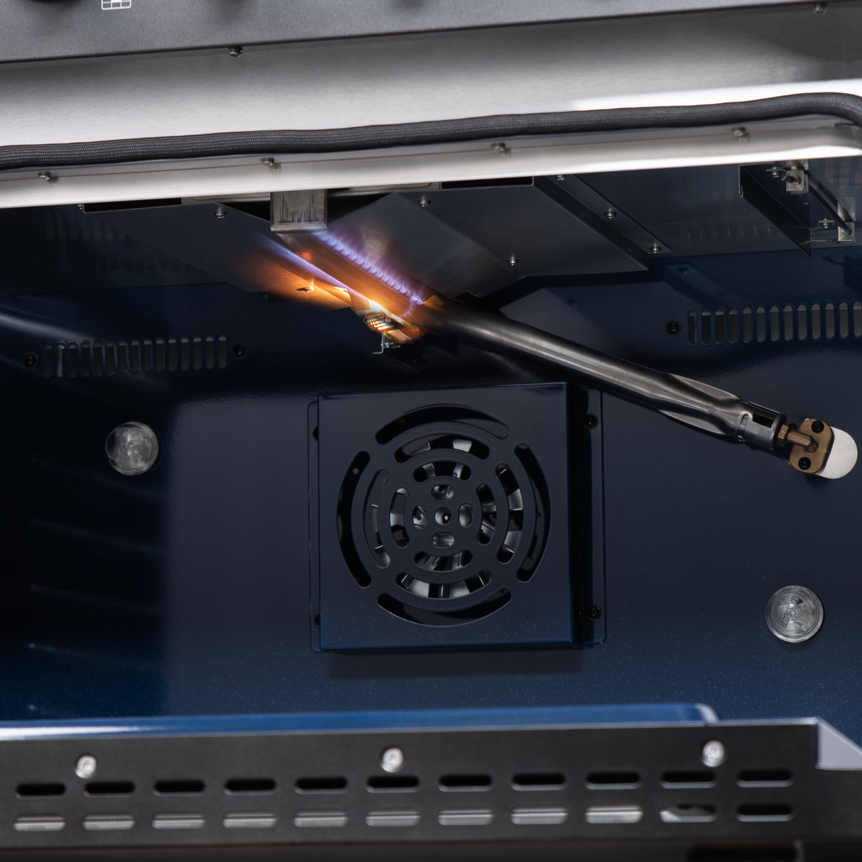 Gas-Range_FFSGS6239-36BLK_Broiler-Burner_2025-07-25