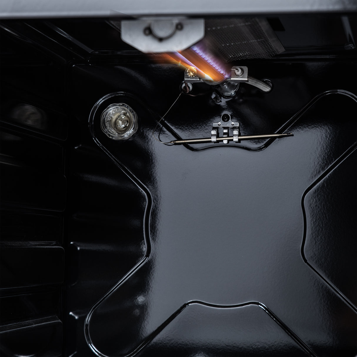 Gas-Range_FFSGS6265-20WHT_Broiler_2025-06-18