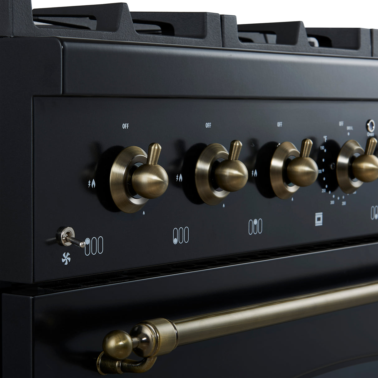 Gas_Range_FFSGS6219-36BLK_V1_Knobs_Close_Up_2024-11-29
