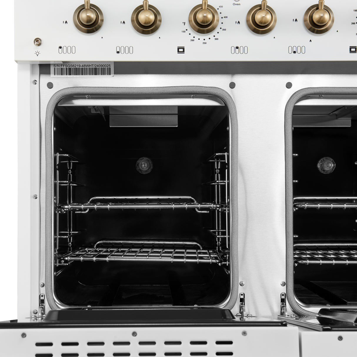 Gas_Range_FFSGS6219-48WHT_V1_Inside_Small_Oven_2024-11-27