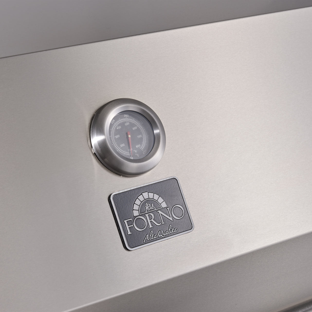 Outdoor_Kitchen_FODKT2544BLK-2575WHT_V1_BBQ_Temperature_Gauge_Close_Up_2024-12-05