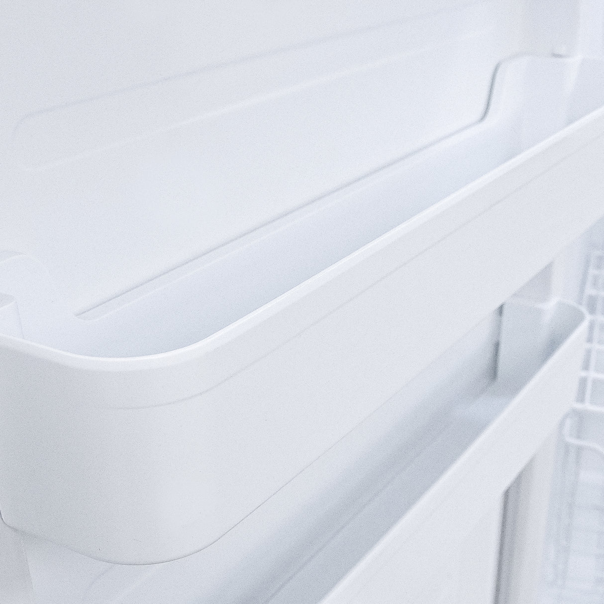 Refrigerator_FFFFD1933-28LS_Door-Bins_2025-08-11