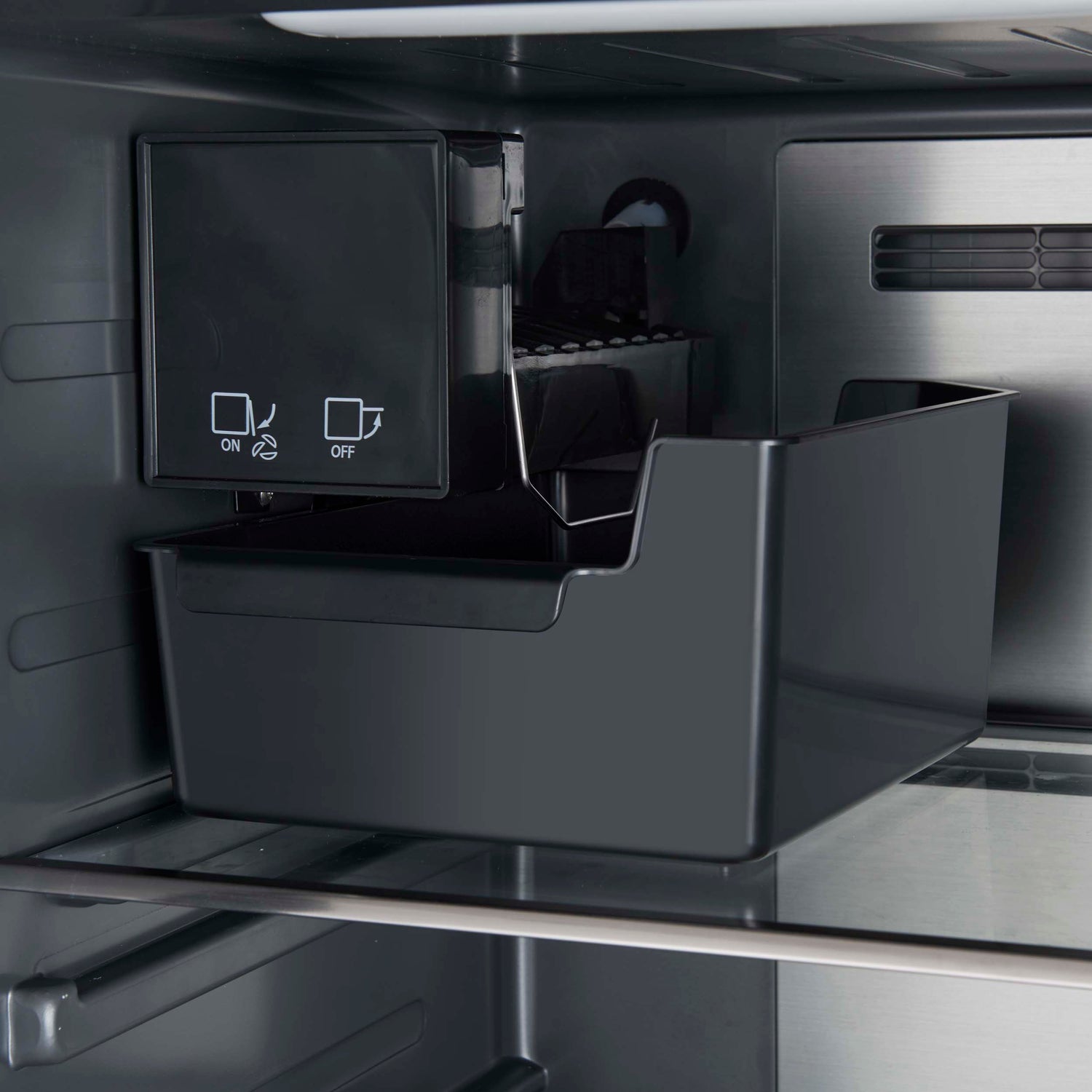 Upright-Freezer_FFFFD1738-28LS_FFFFD1738-32LSG_FFFFD1738-32LMG_FFFFD1738-60SG_FFFFD1738-60MG_Ice-Maker_2025-06-19
