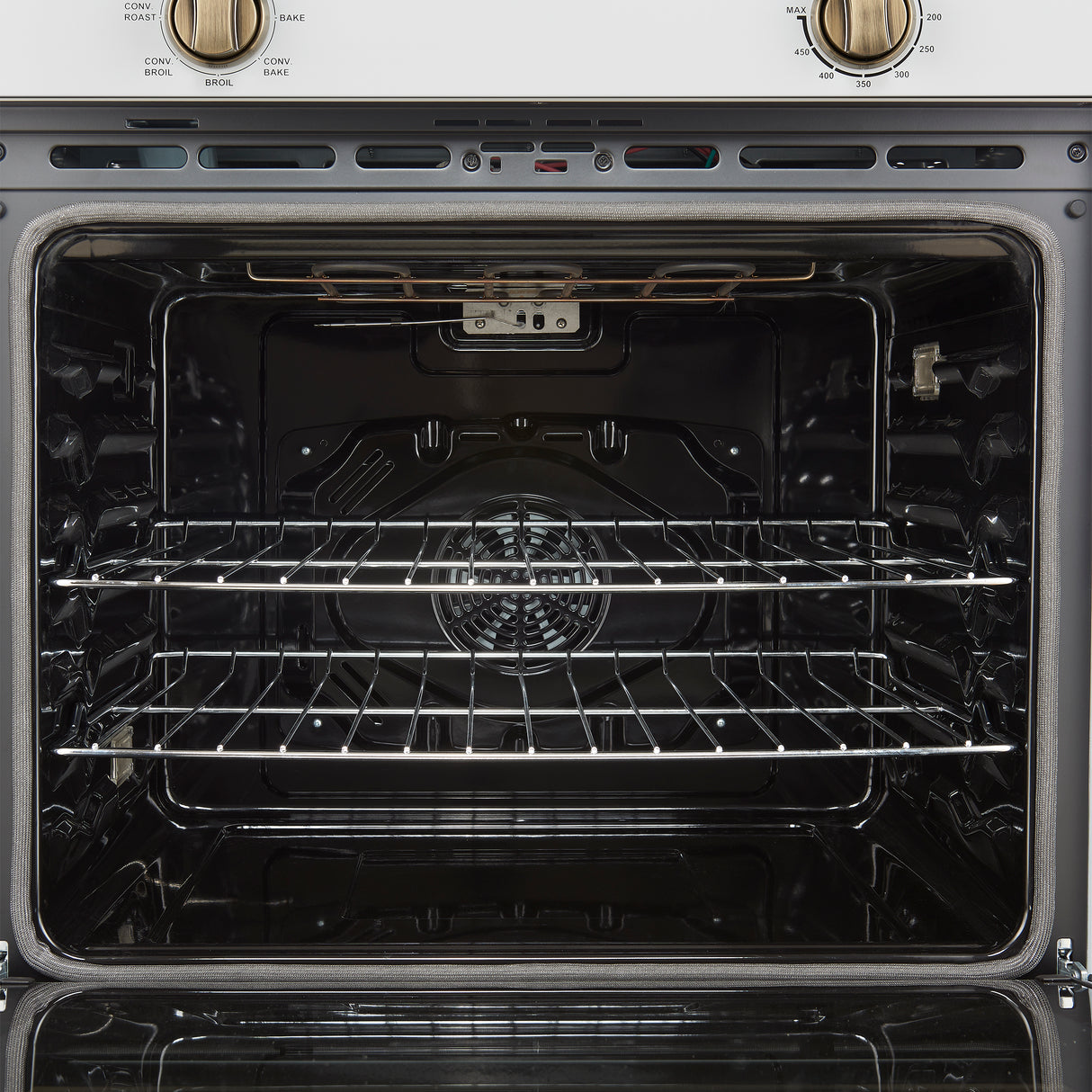 Wall-Oven_FBOEL1370-30WHT_Oven-Interior_2025-07-30