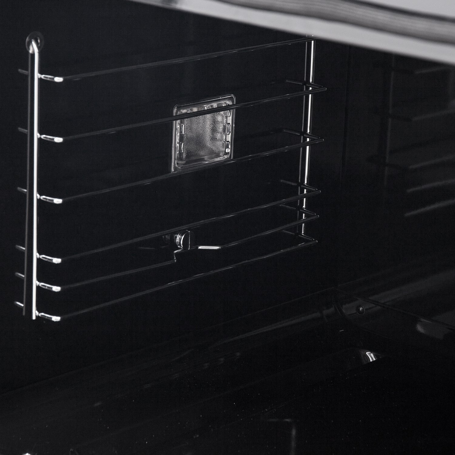 Wall_Oven_FBOEL1333-30BLK_FBOEL1340-30BLK_9_V1_Inside_Light_2025-02-14